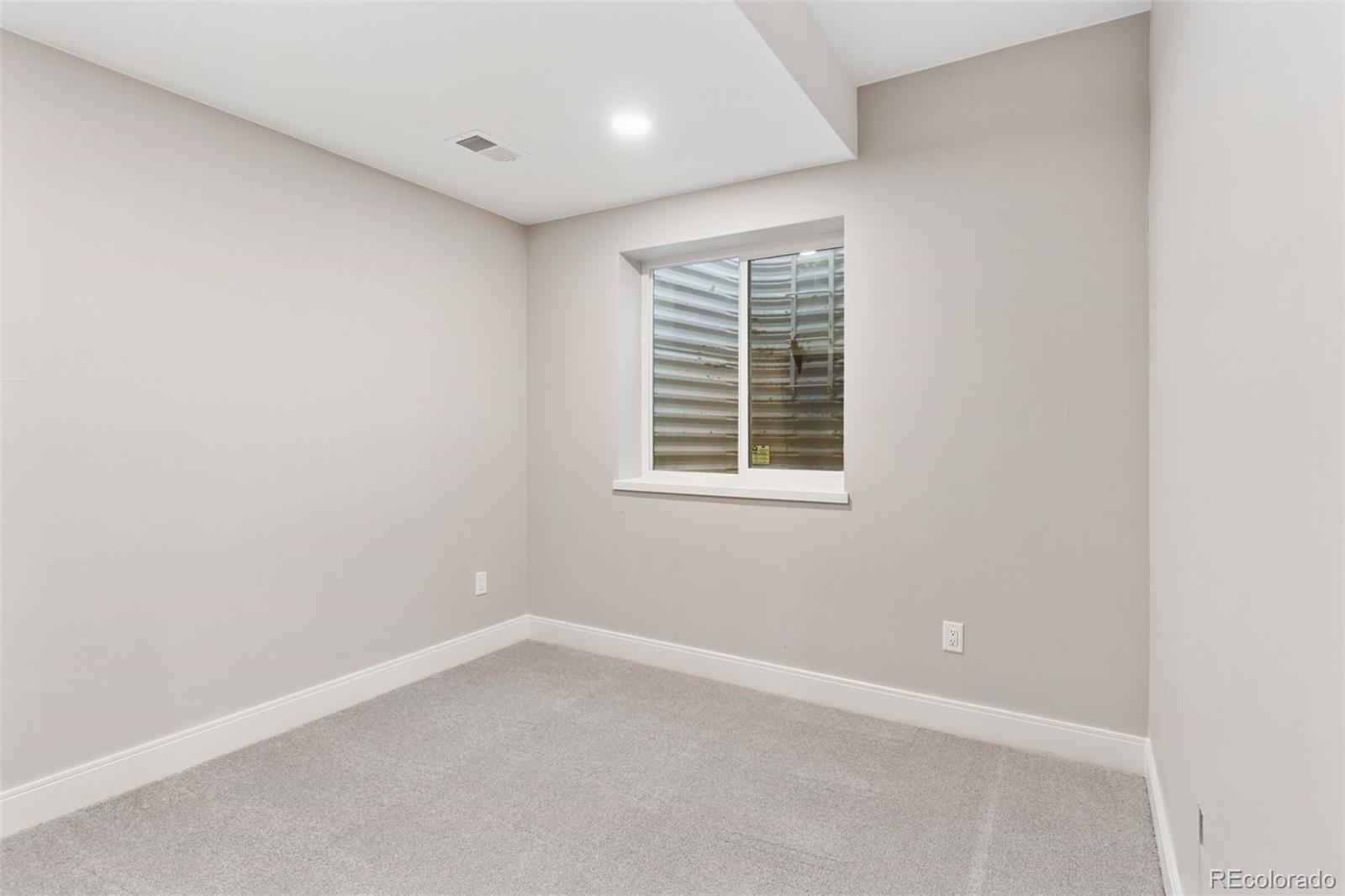 927 William Way