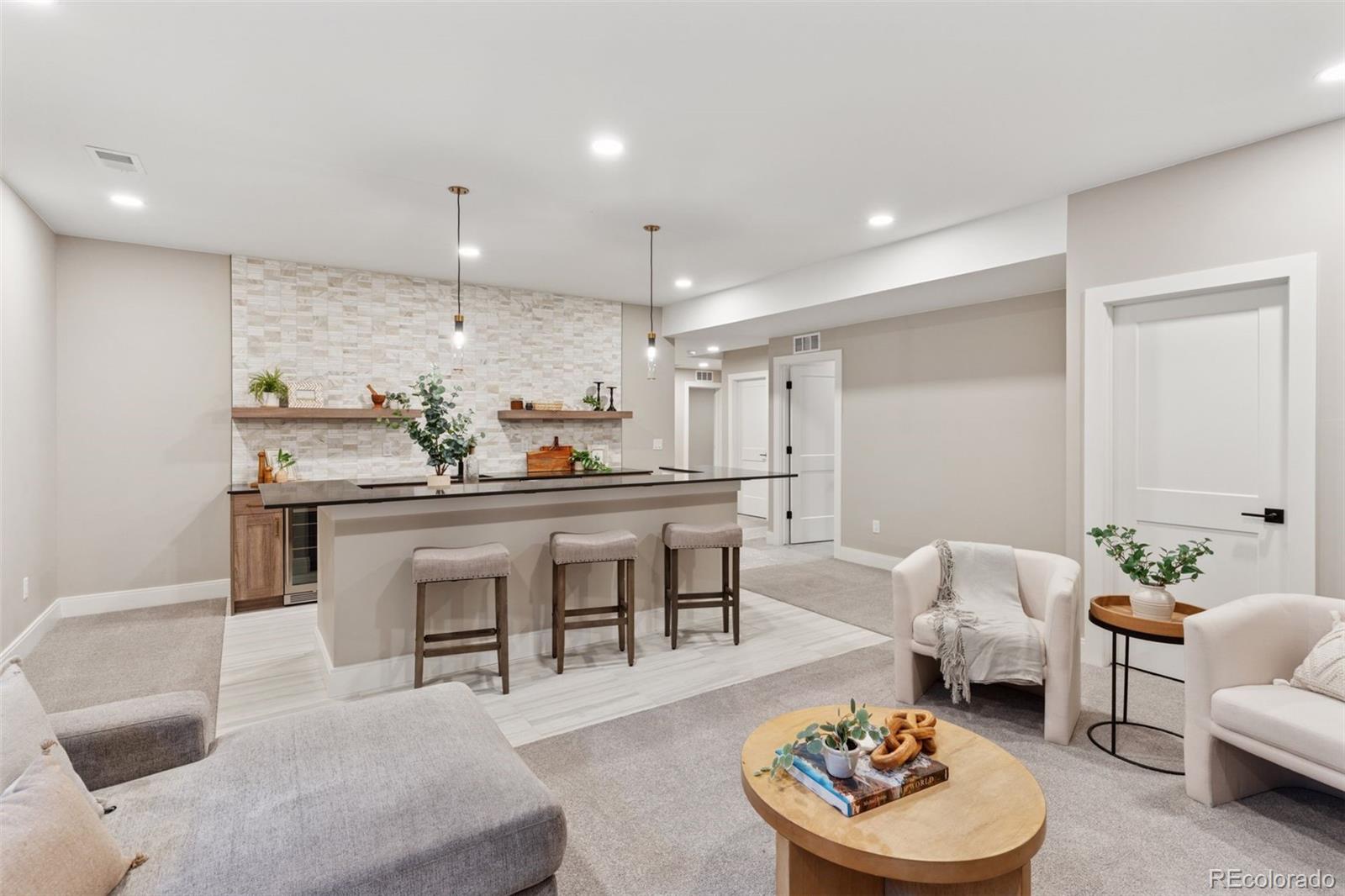 927 William Way
