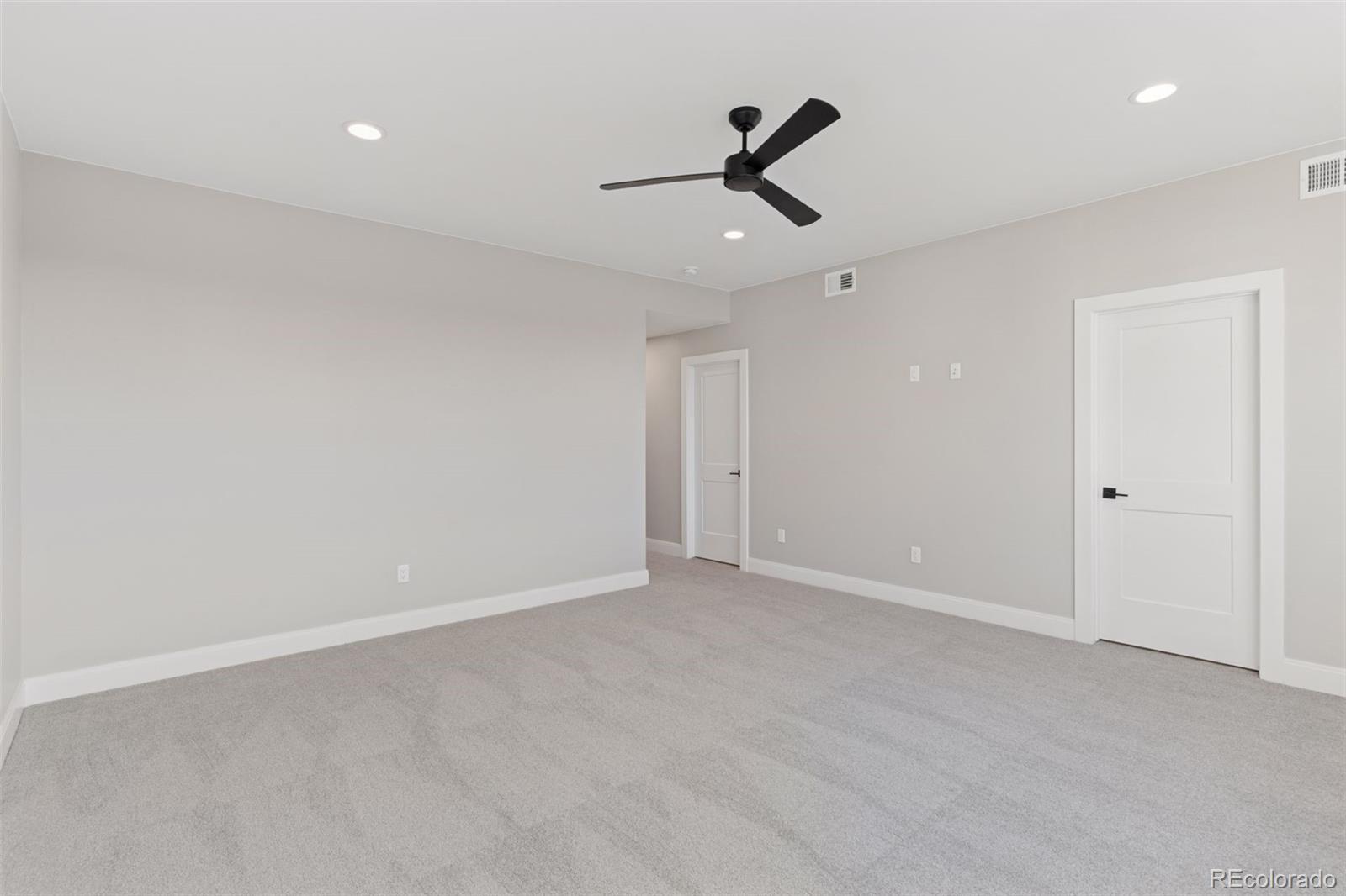 927 William Way