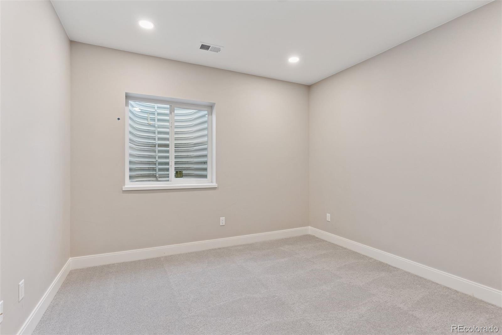 927 William Way