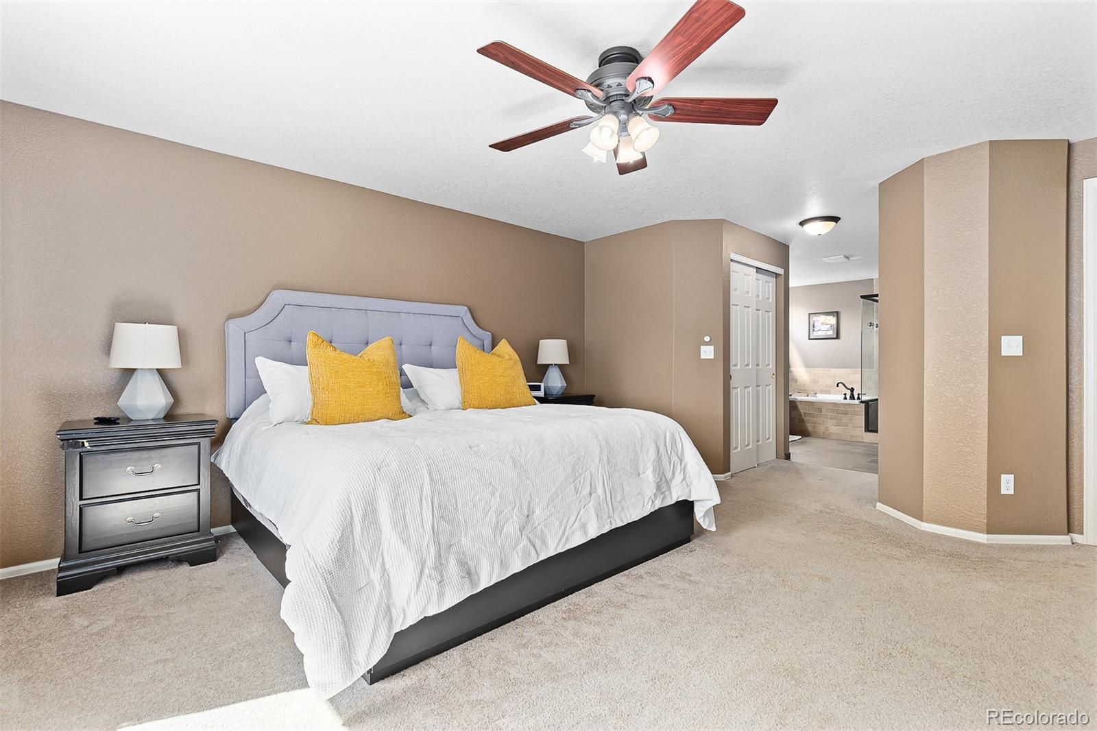 10822 W 54th Place