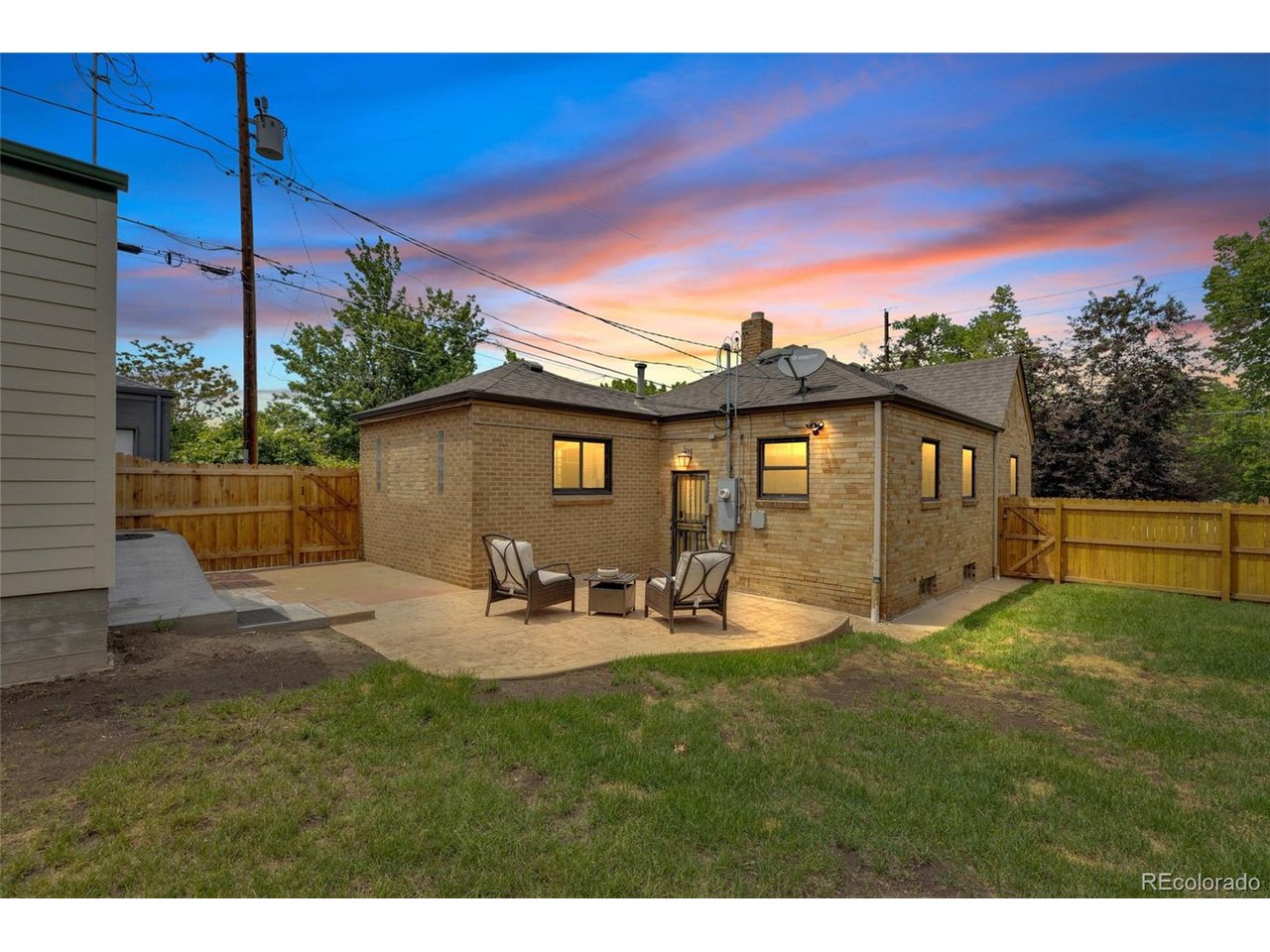 3232 W Scott Pl