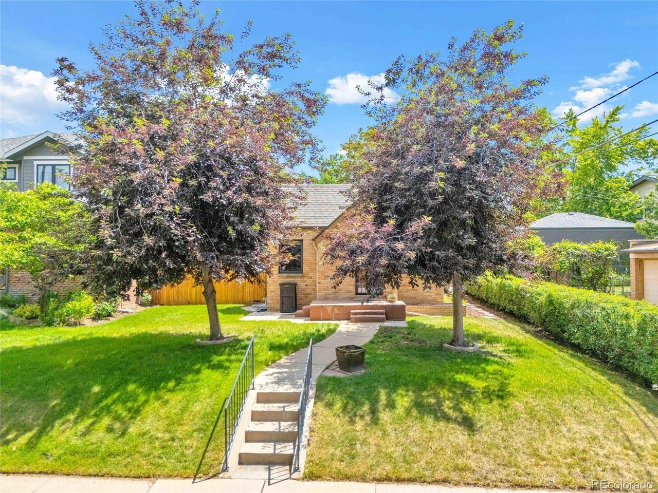 3232 W Scott Pl
