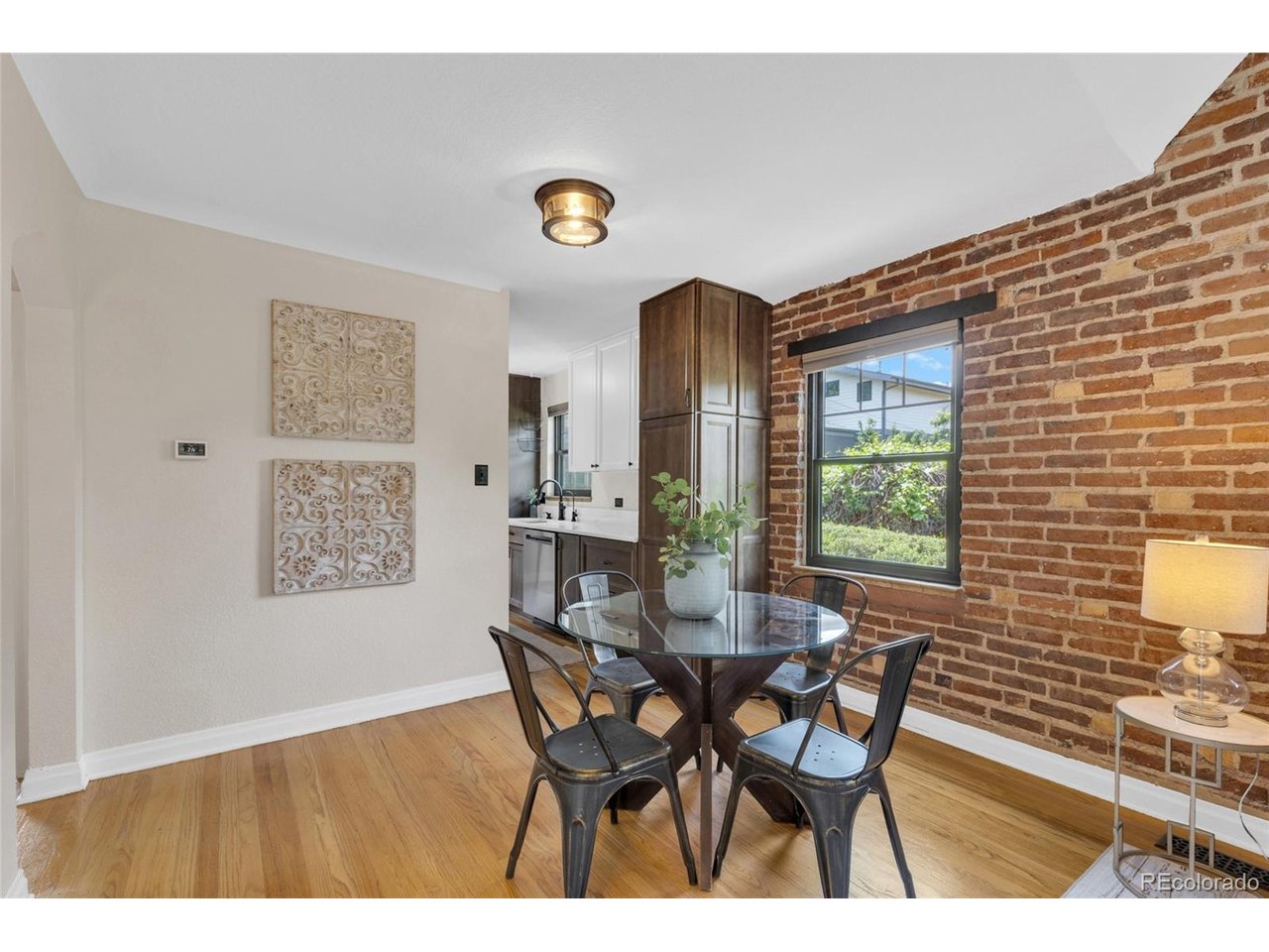 3232 W Scott Pl