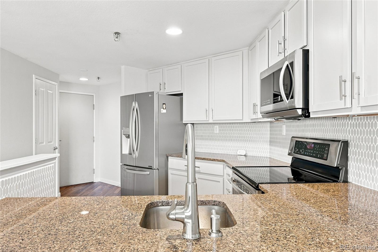 100 Park Avenue Unit: 903