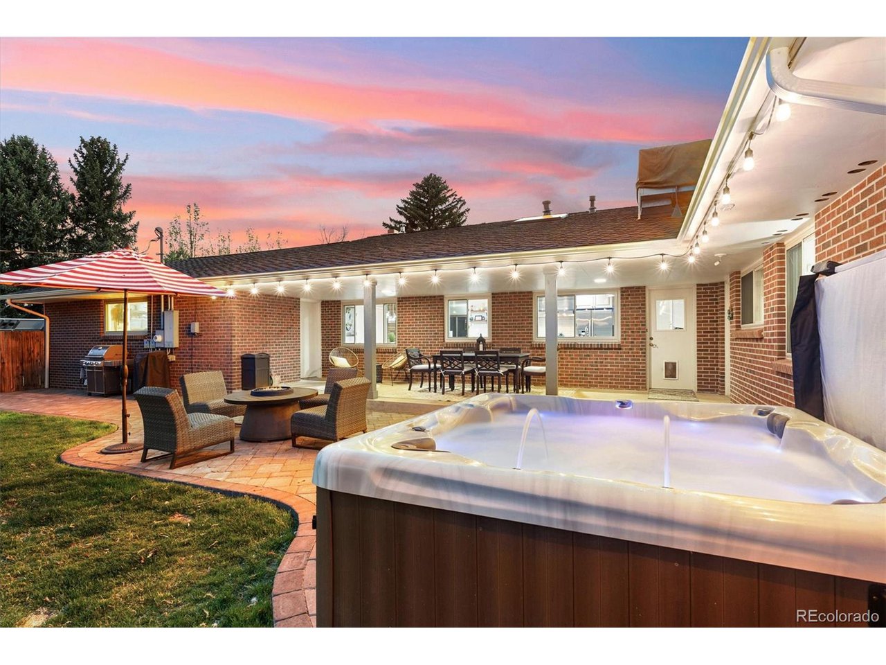 8 Meadowlark Ln