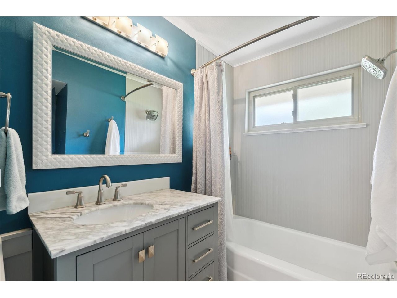 8 Meadowlark Ln