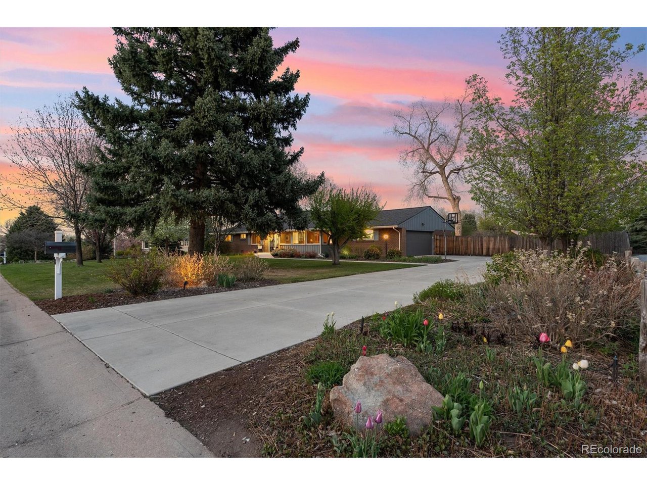 8 Meadowlark Ln