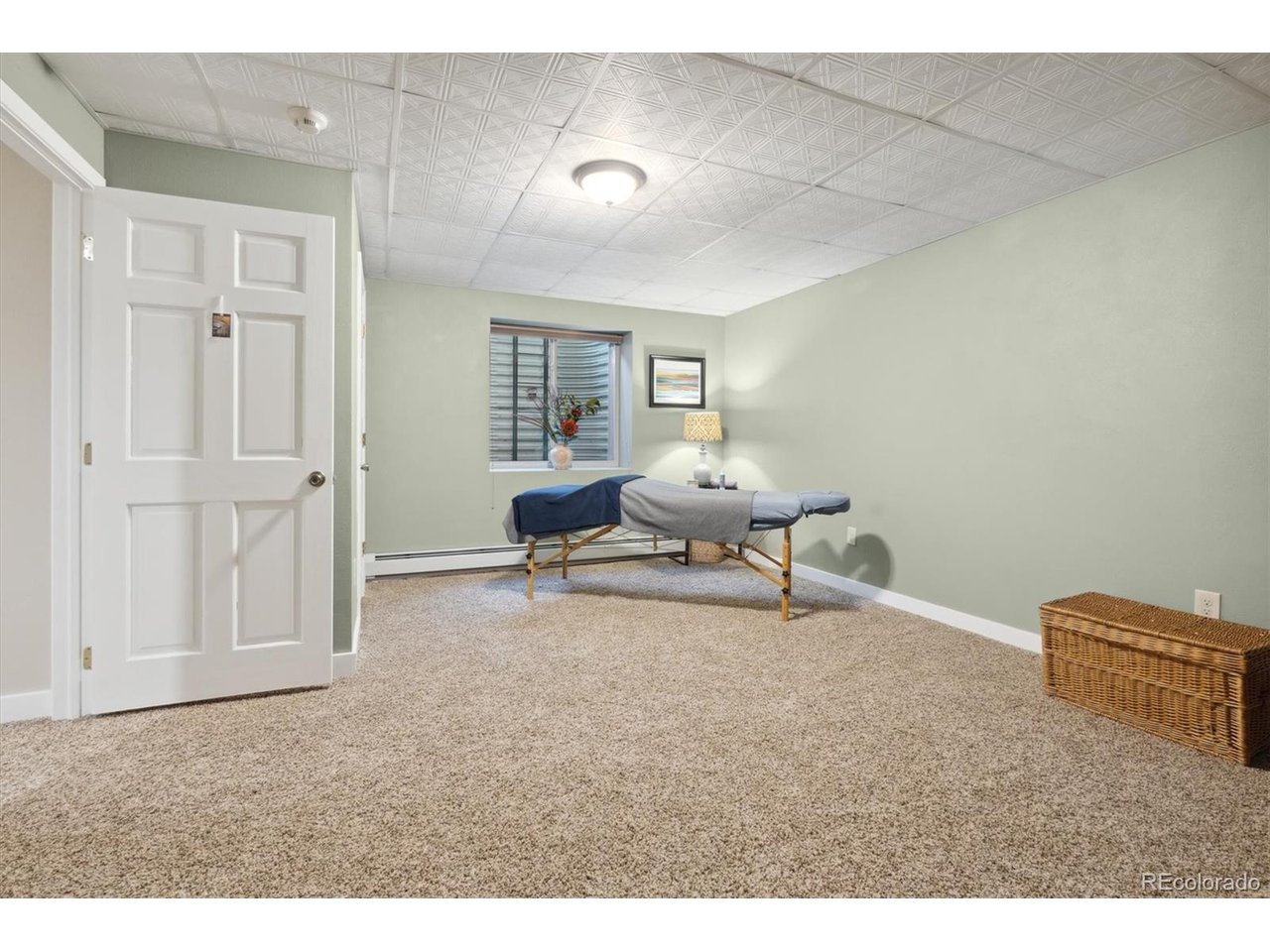 8 Meadowlark Ln