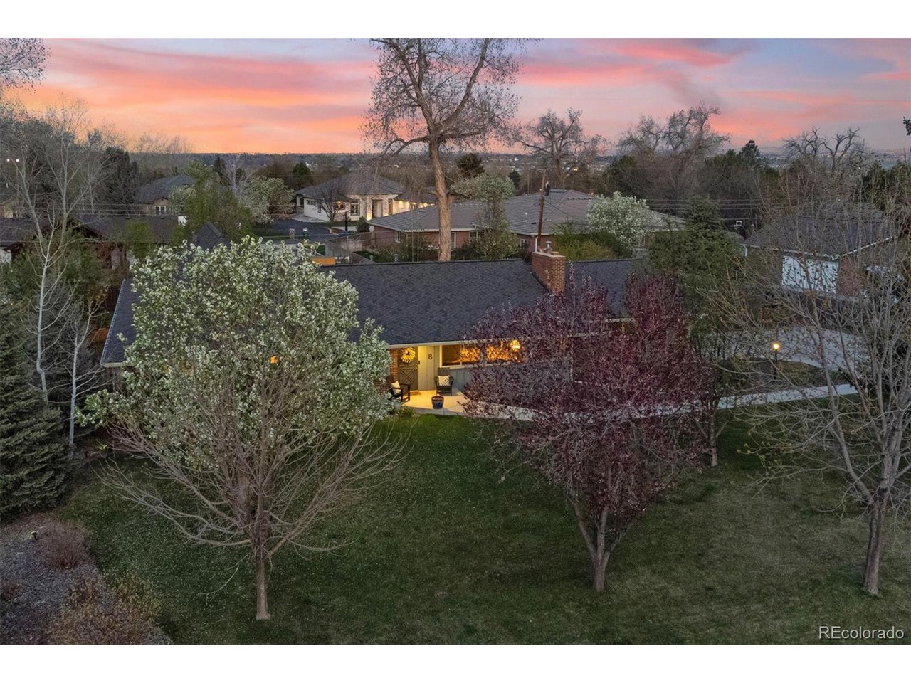 8 Meadowlark Ln