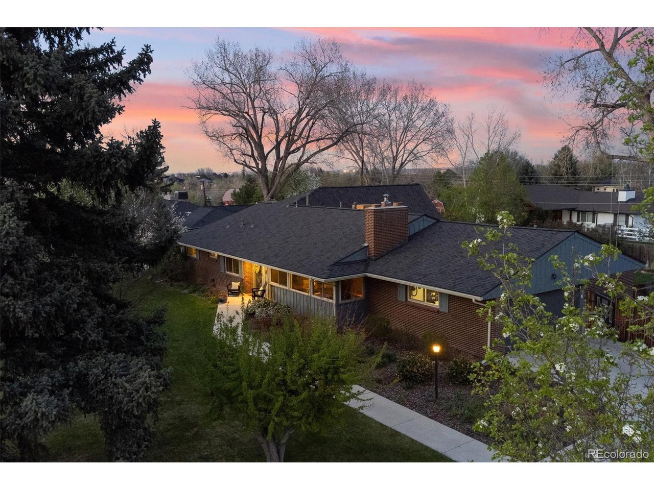 8 Meadowlark Ln