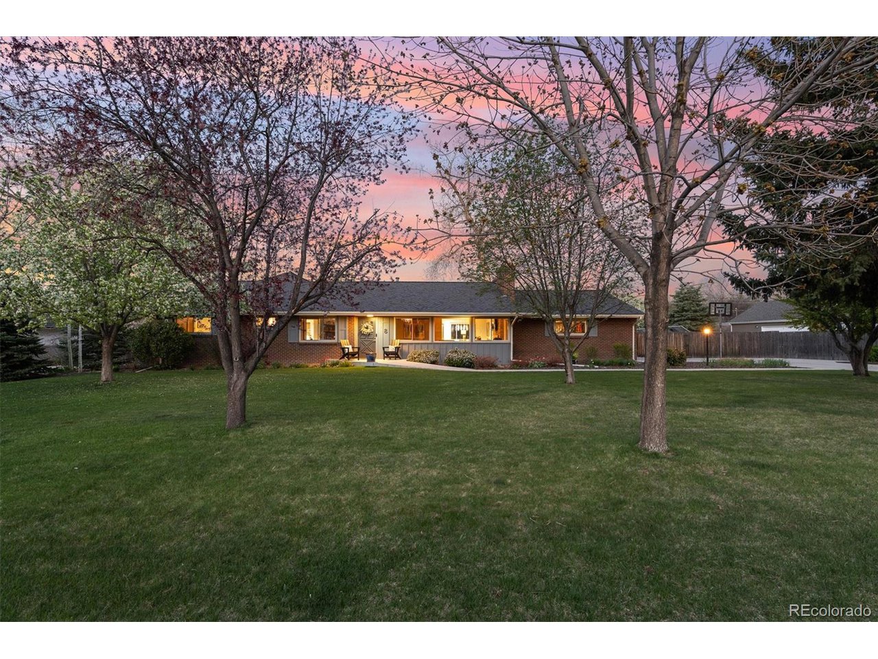 8 Meadowlark Ln