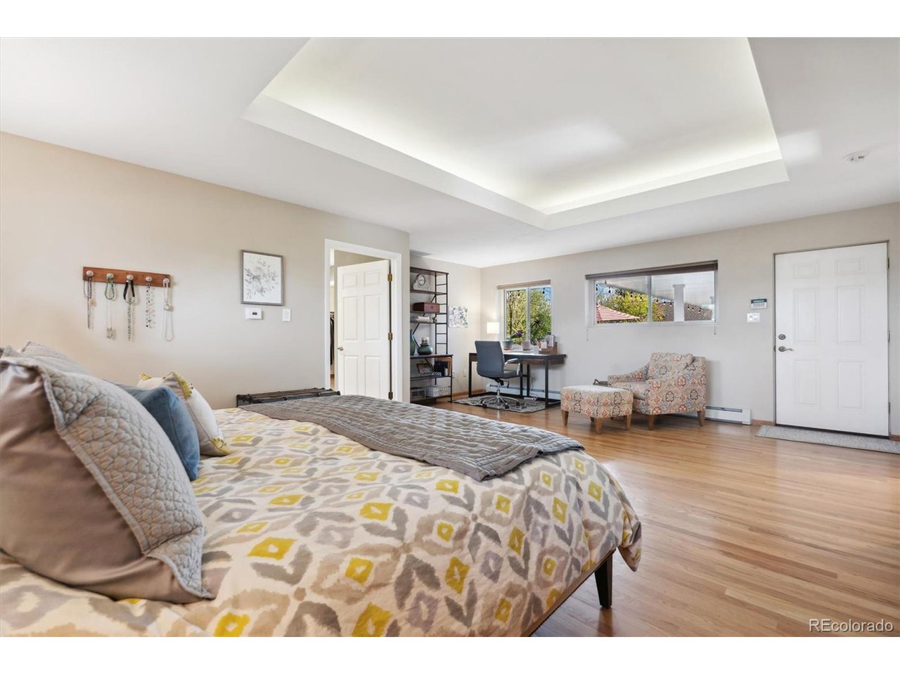 8 Meadowlark Ln