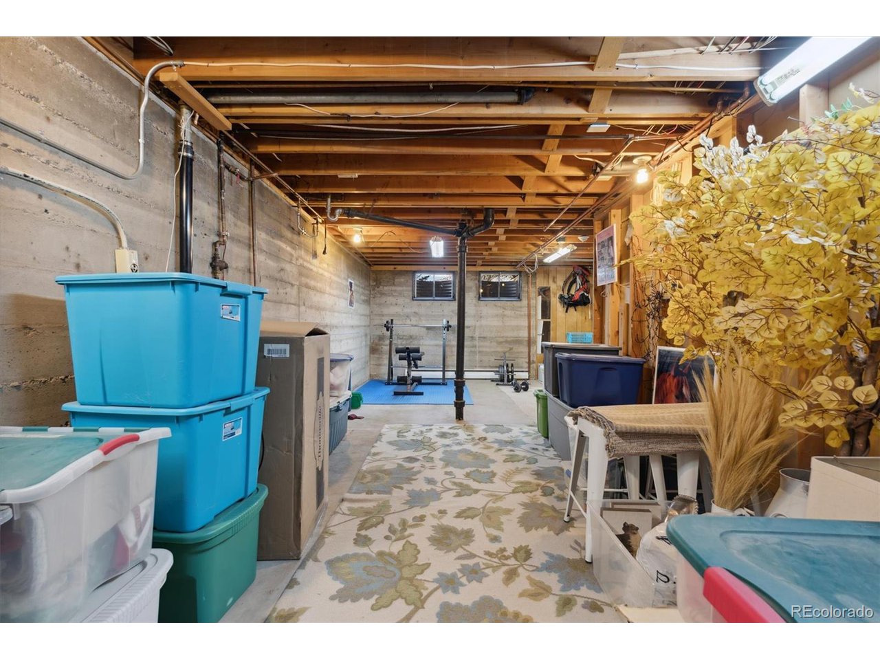 8 Meadowlark Ln