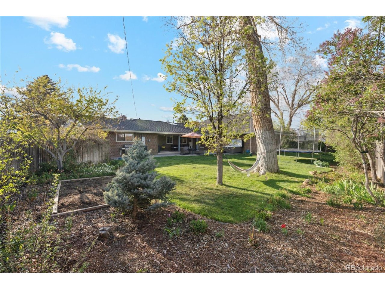 8 Meadowlark Ln