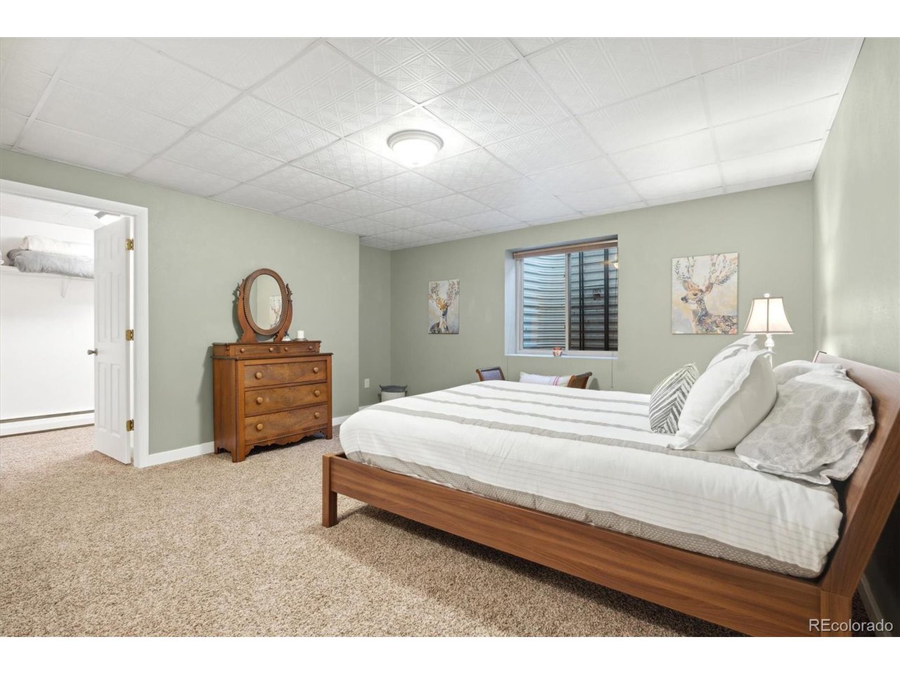 8 Meadowlark Ln