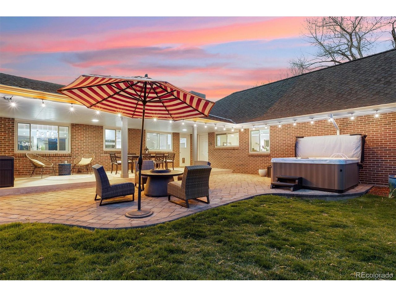 8 Meadowlark Ln