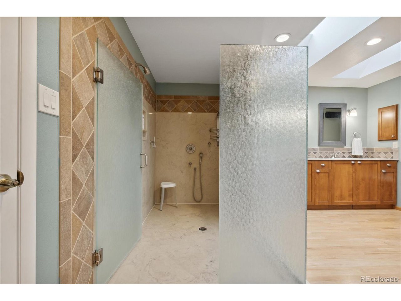 8 Meadowlark Ln