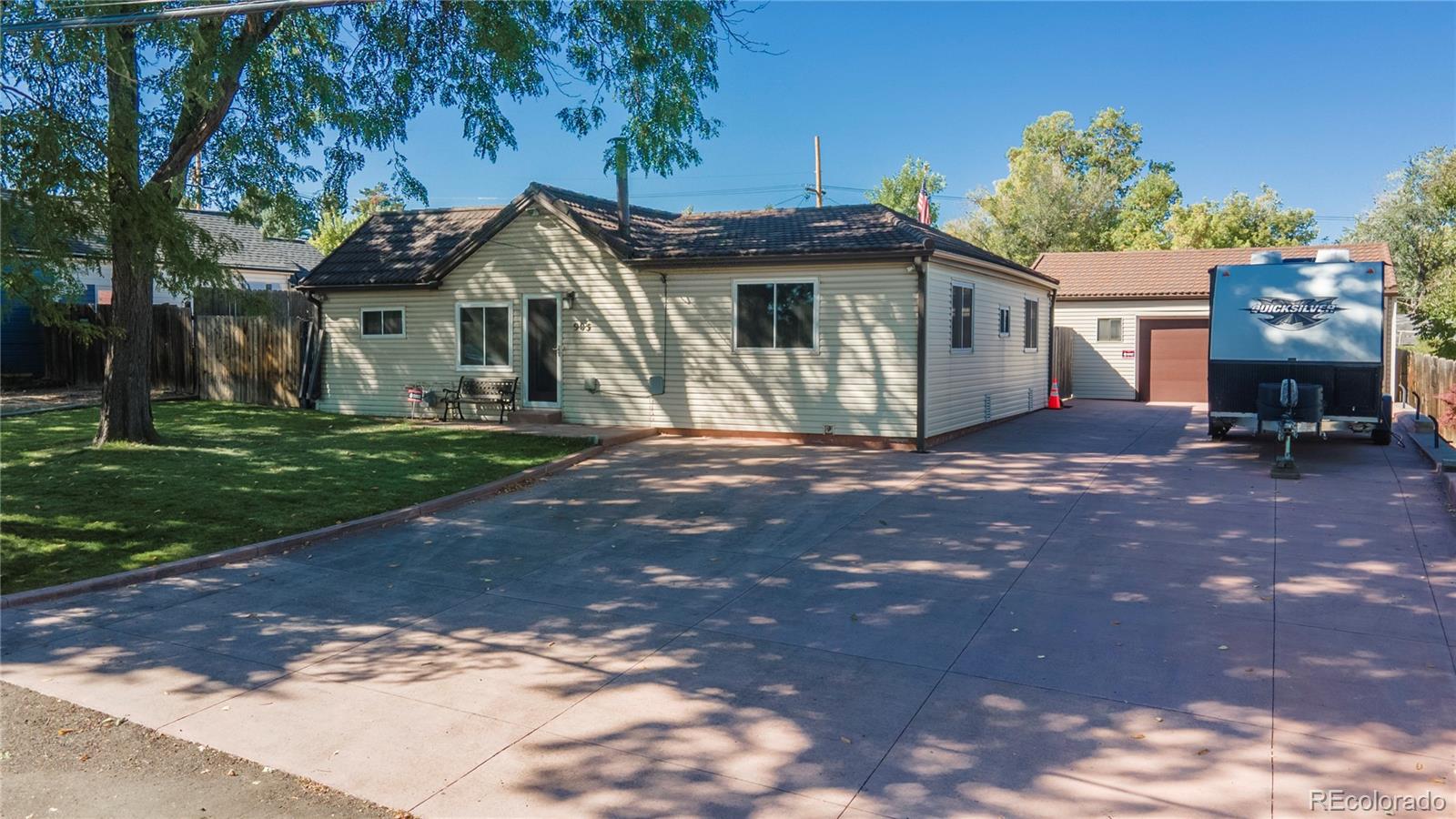 905 Van Gordon Street