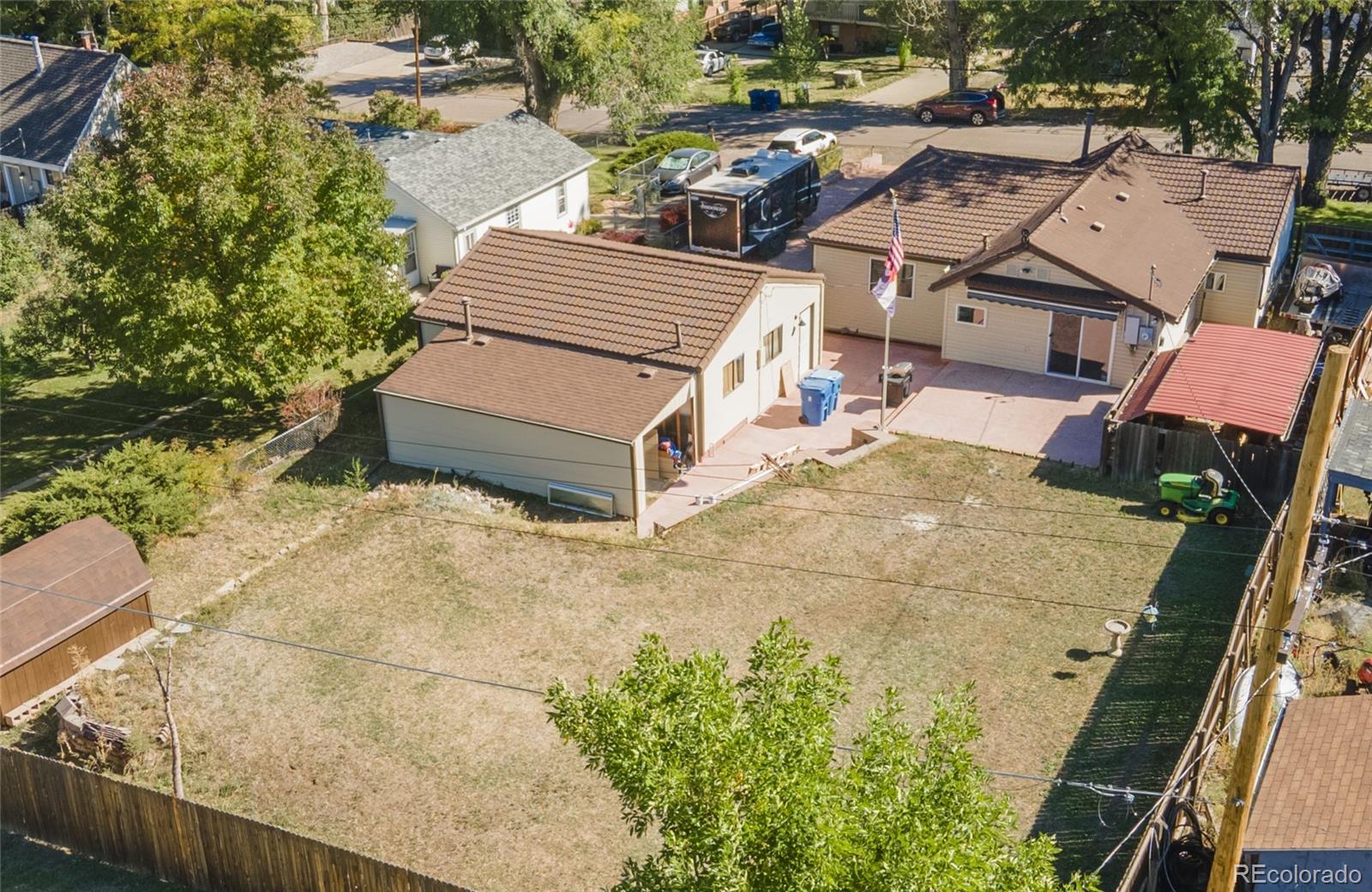 905 Van Gordon Street