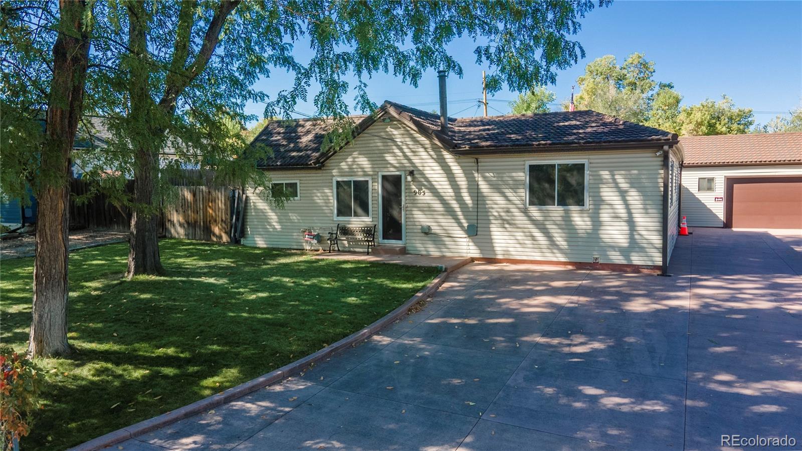 905 Van Gordon Street