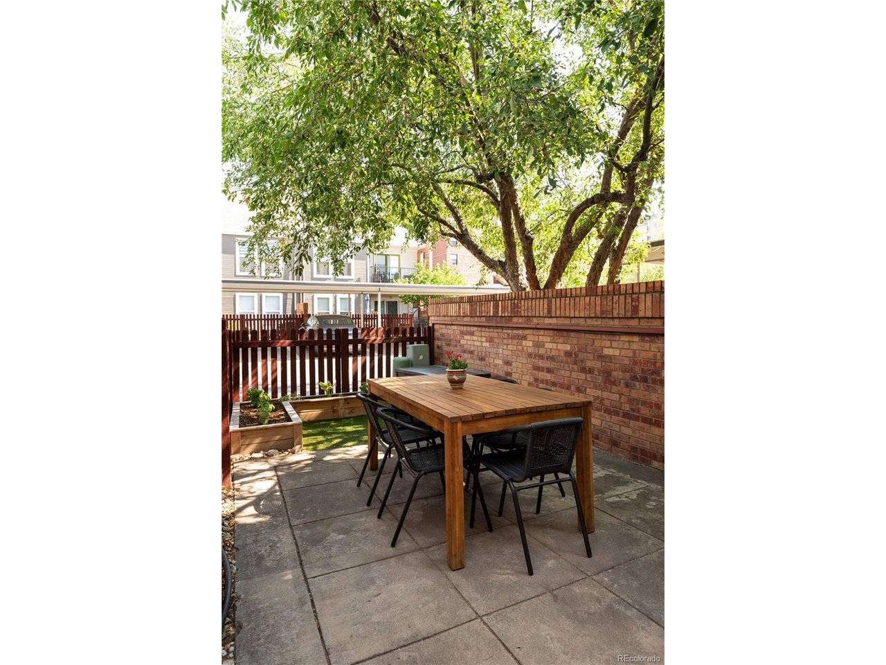 1201 Galapago St 95