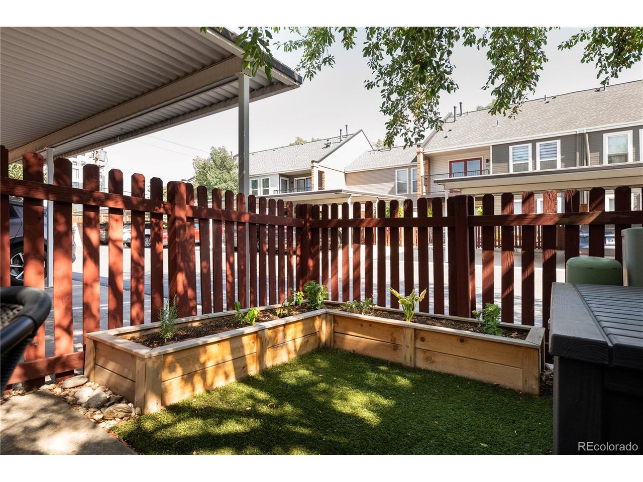 1201 Galapago St 95