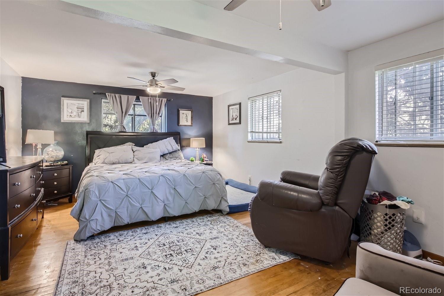 277 W Delaware Circle