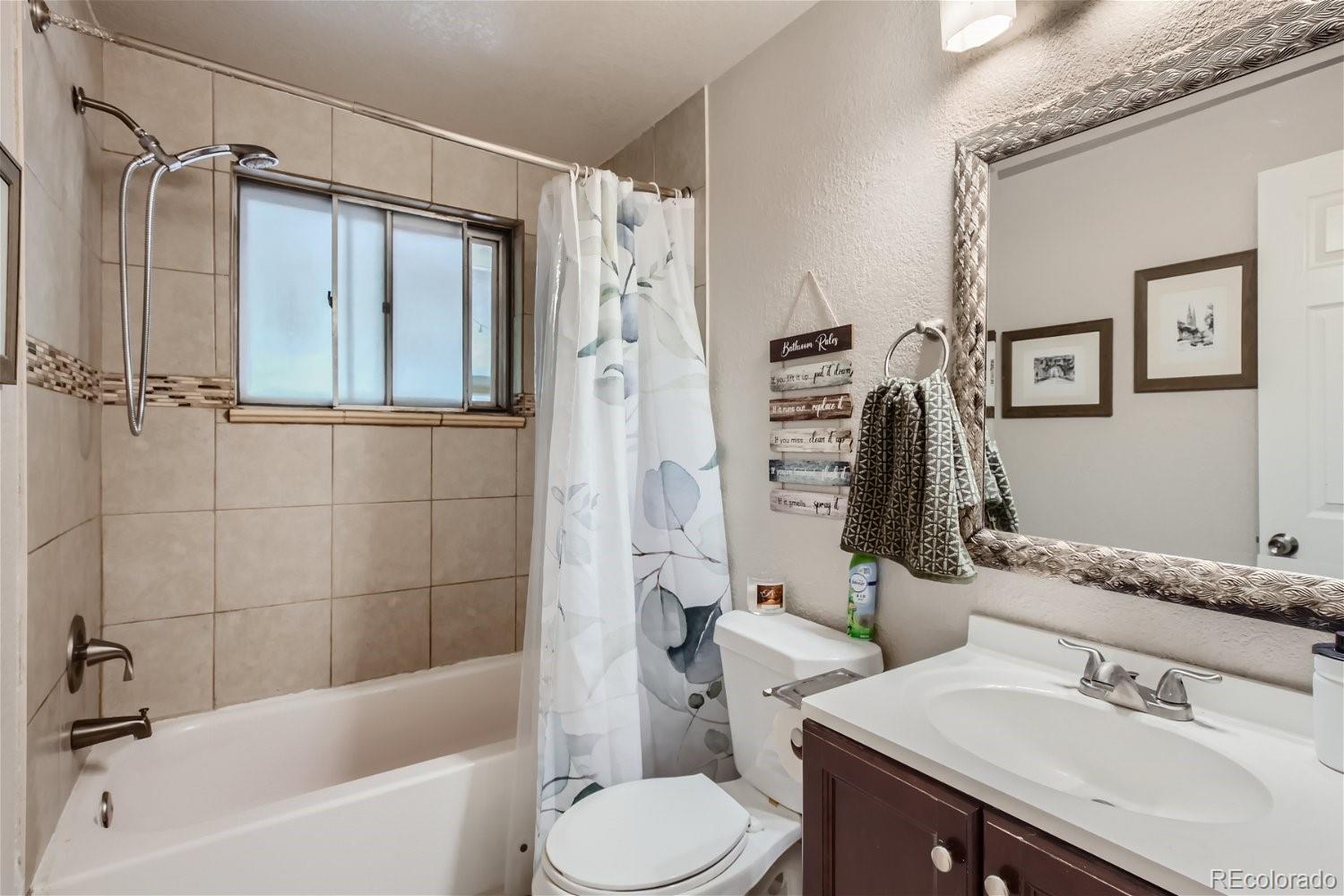 277 W Delaware Circle