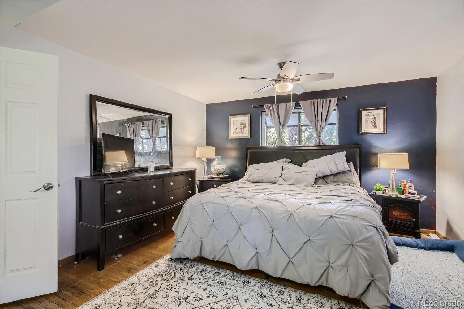 277 W Delaware Circle