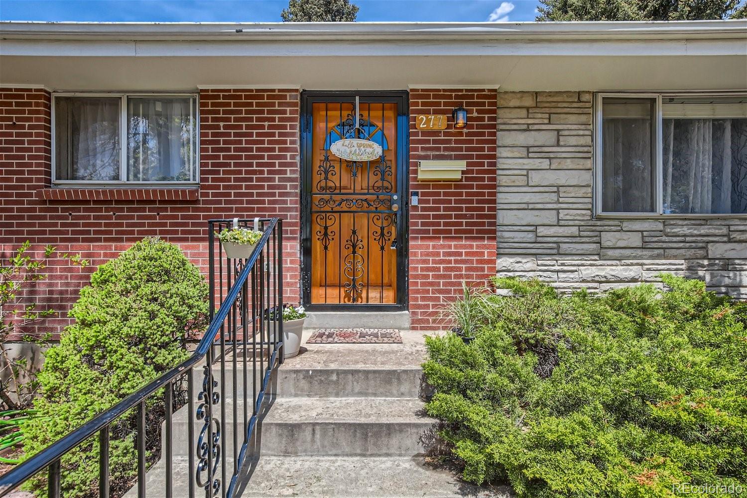 277 W Delaware Circle