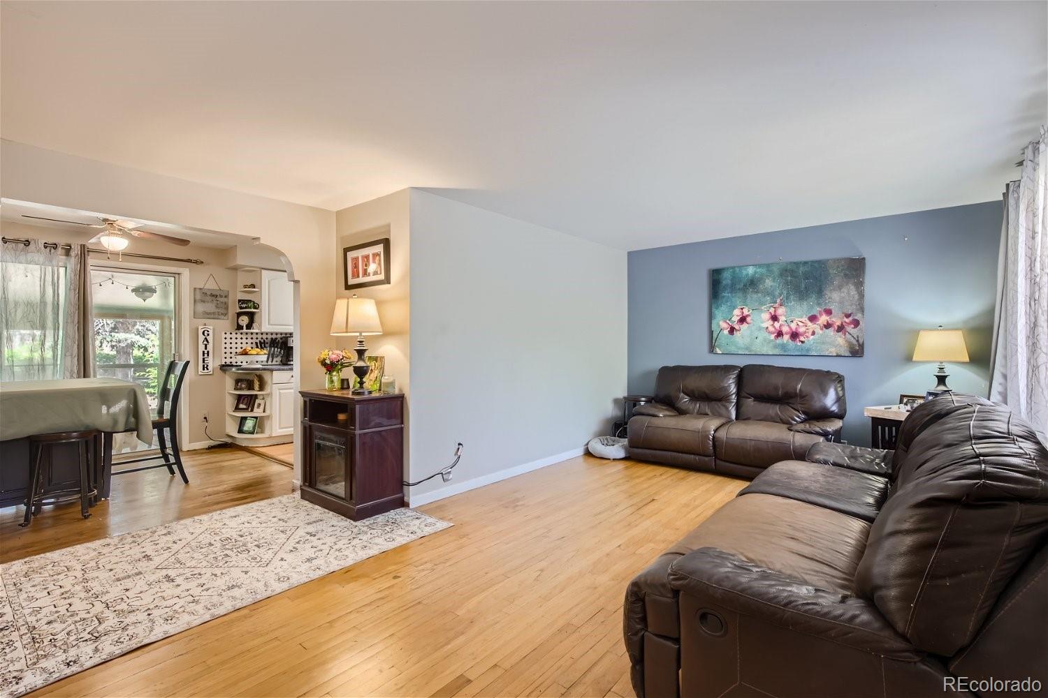 277 W Delaware Circle