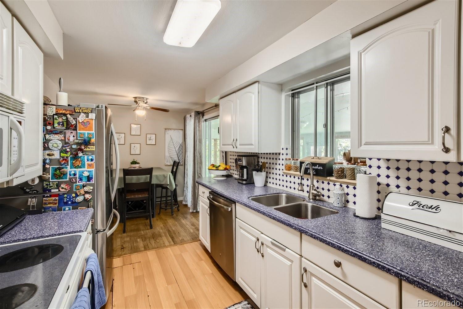 277 W Delaware Circle