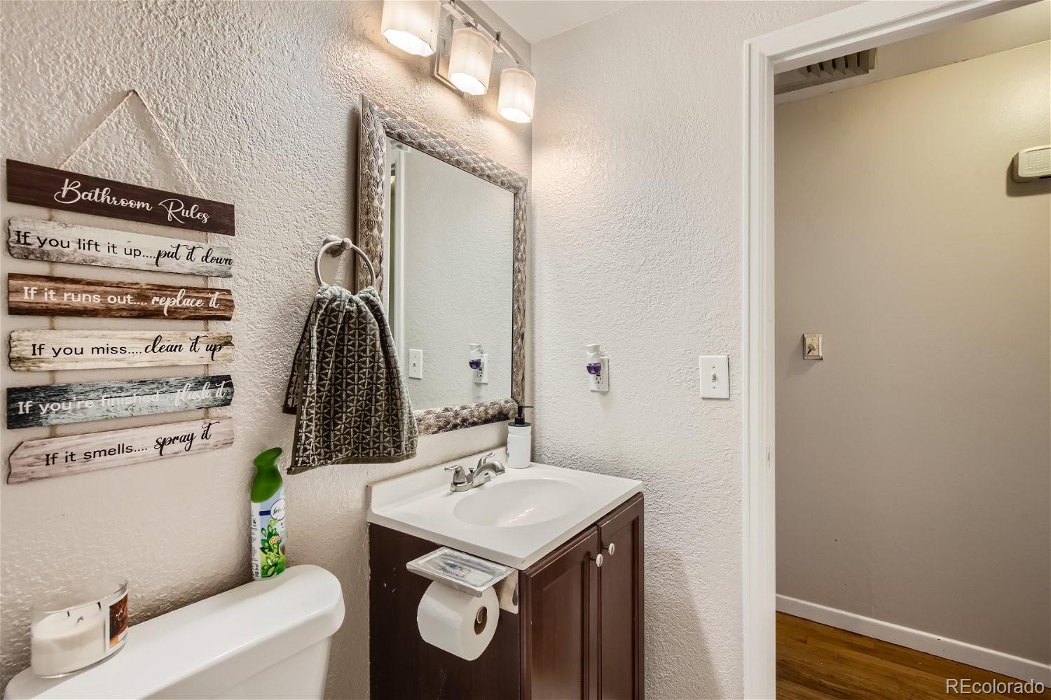 277 W Delaware Circle