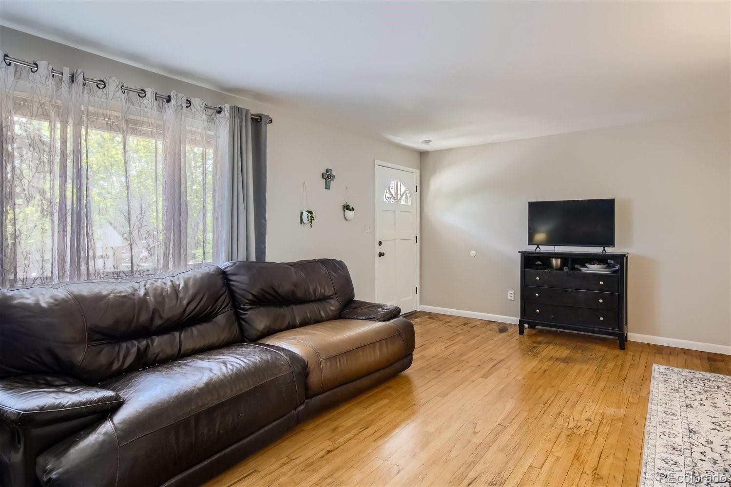 277 W Delaware Circle