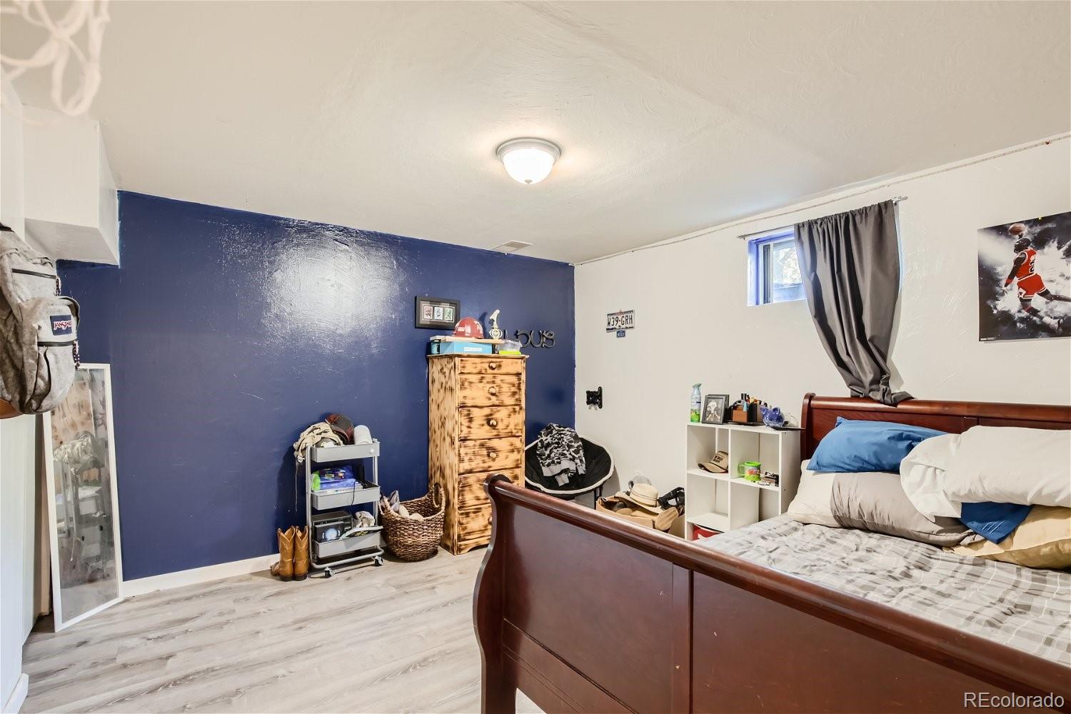 277 W Delaware Circle