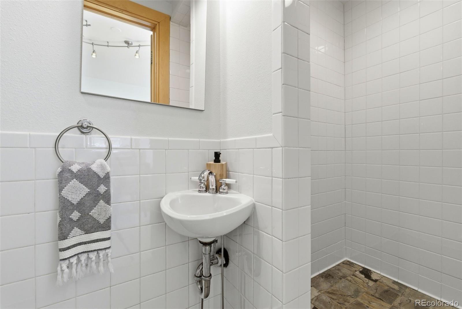 1034 N Logan Street Unit: 2S
