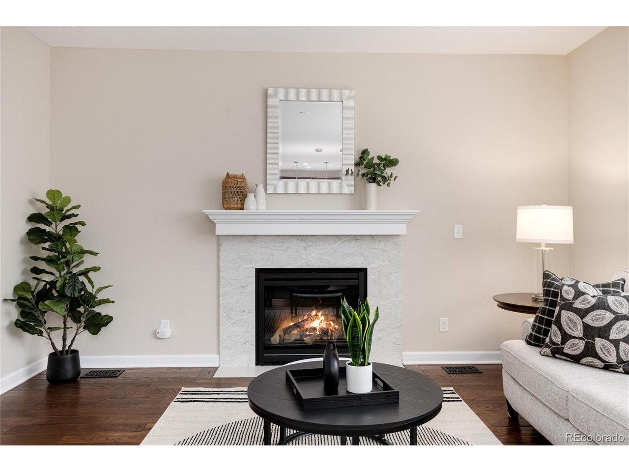 2102 Broadleaf Loop