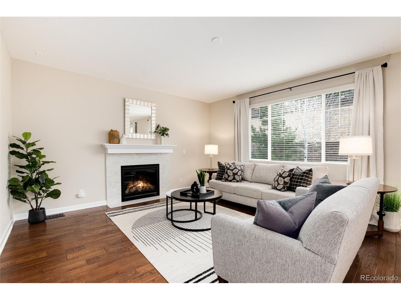 2102 Broadleaf Loop