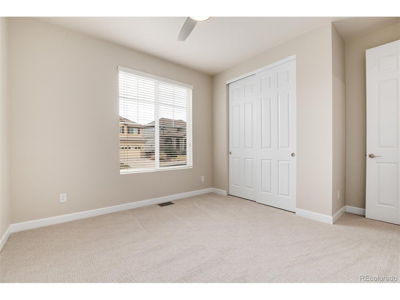 2102 Broadleaf Loop