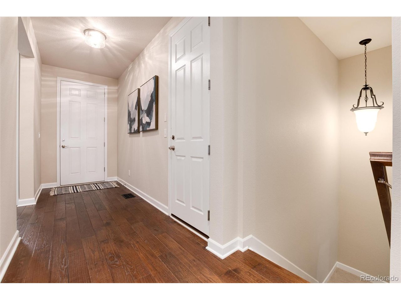 2102 Broadleaf Loop