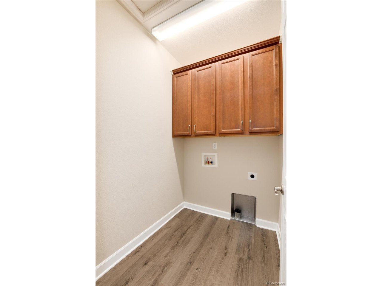 2102 Broadleaf Loop