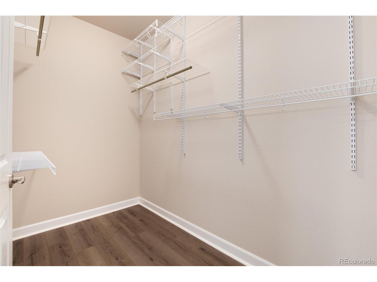 2102 Broadleaf Loop
