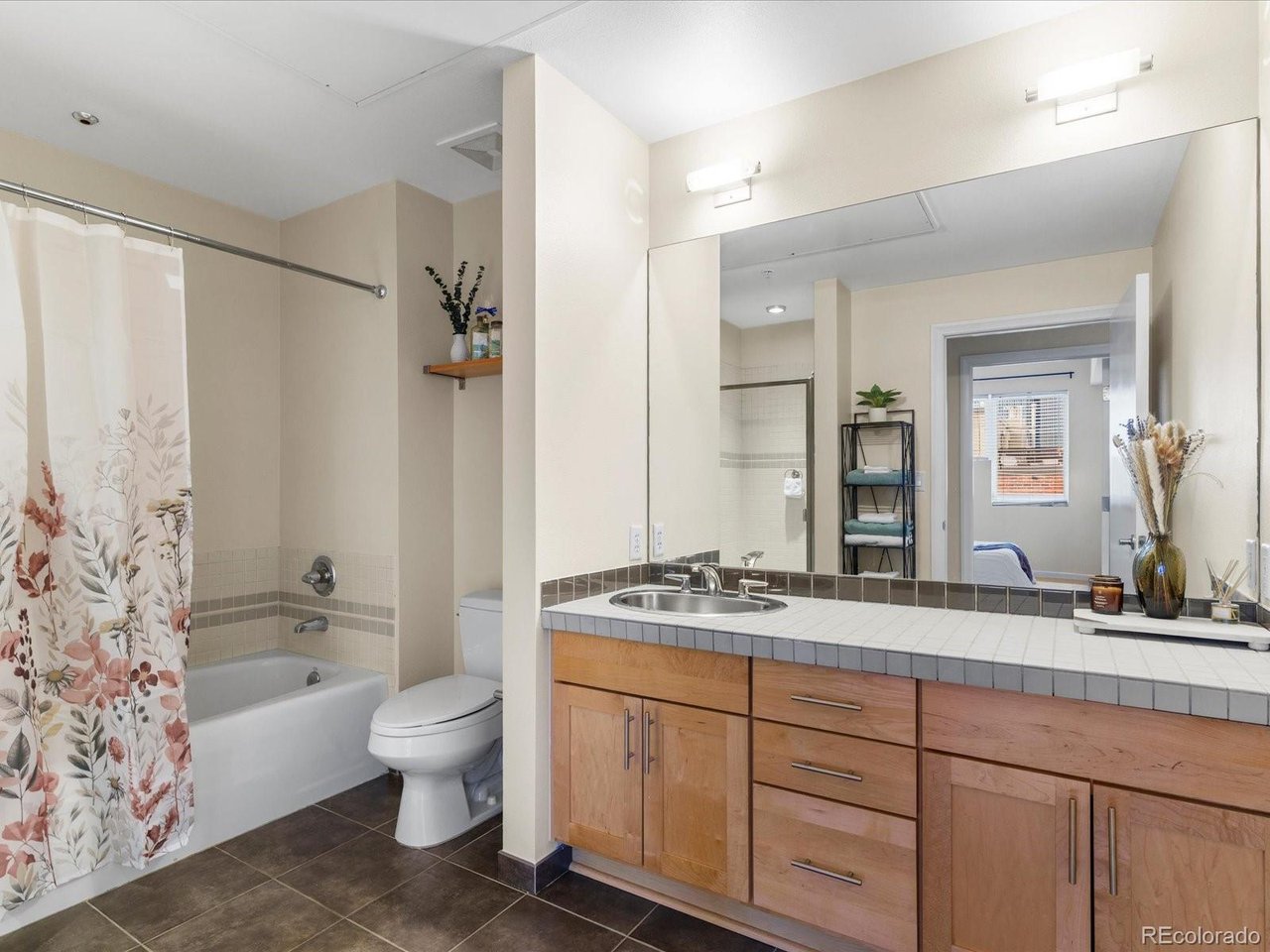 1440 Little Raven St 401