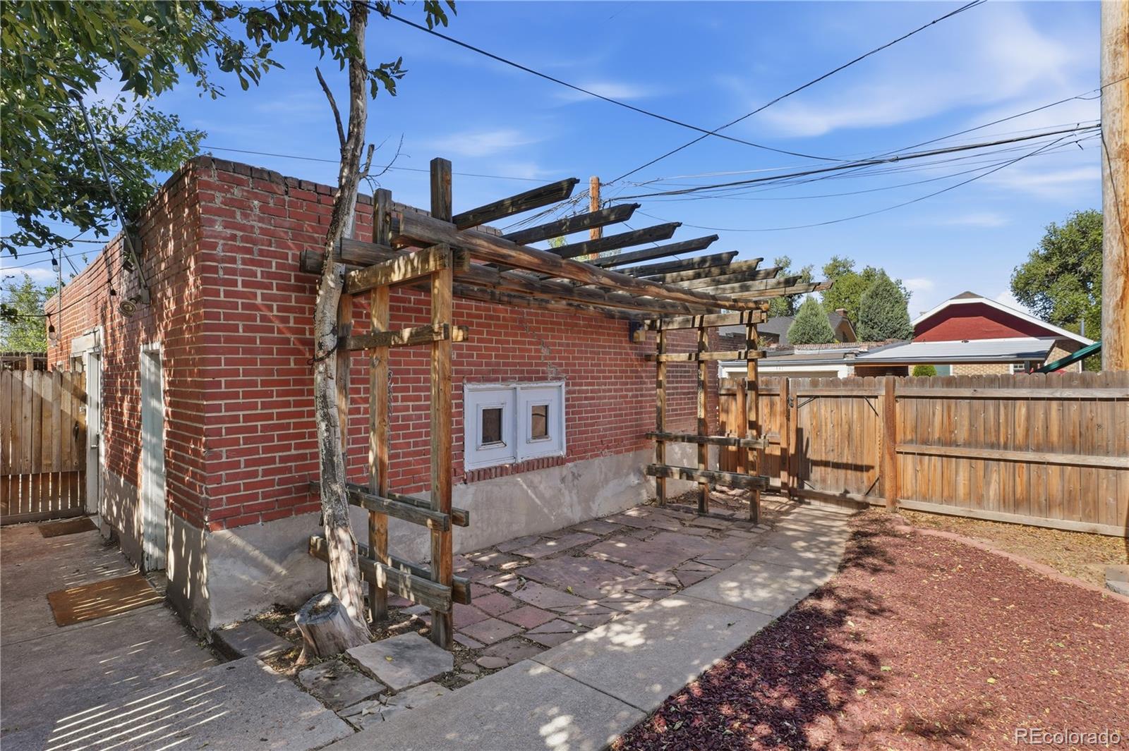 2440 N Gaylord Street