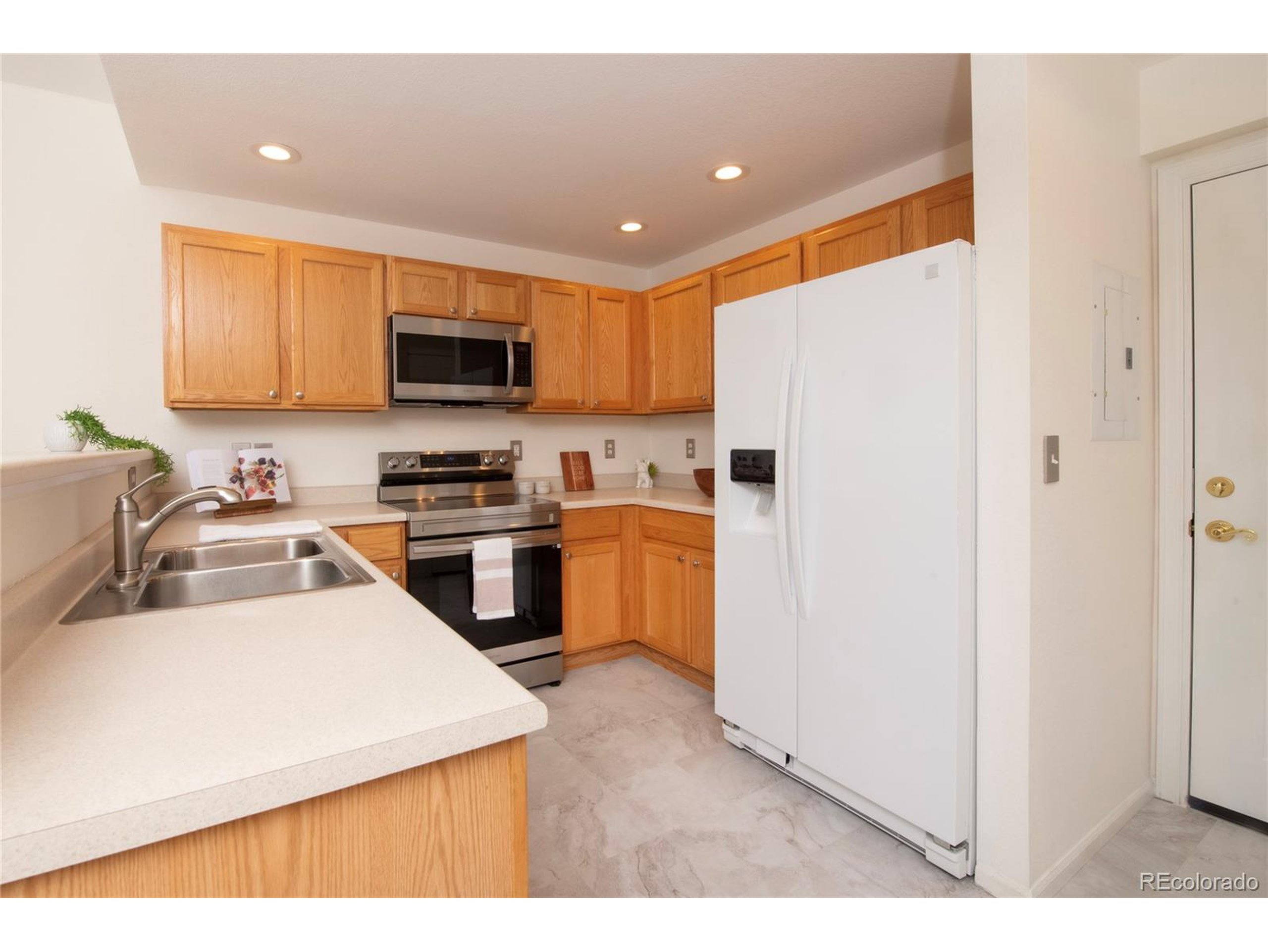 1703 Whitehall Dr 1E