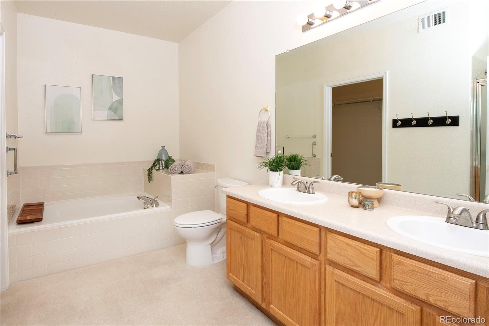 1703 Whitehall Drive Unit: 1E