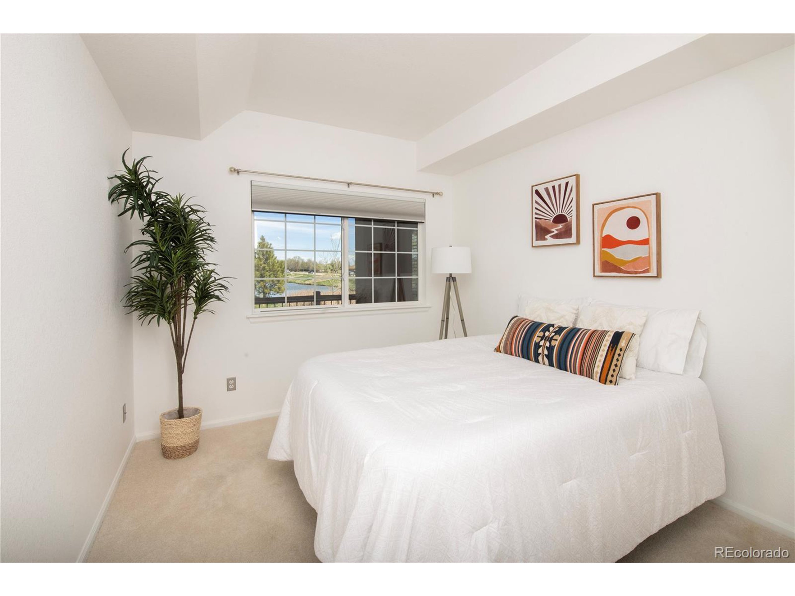 1703 Whitehall Dr 1E