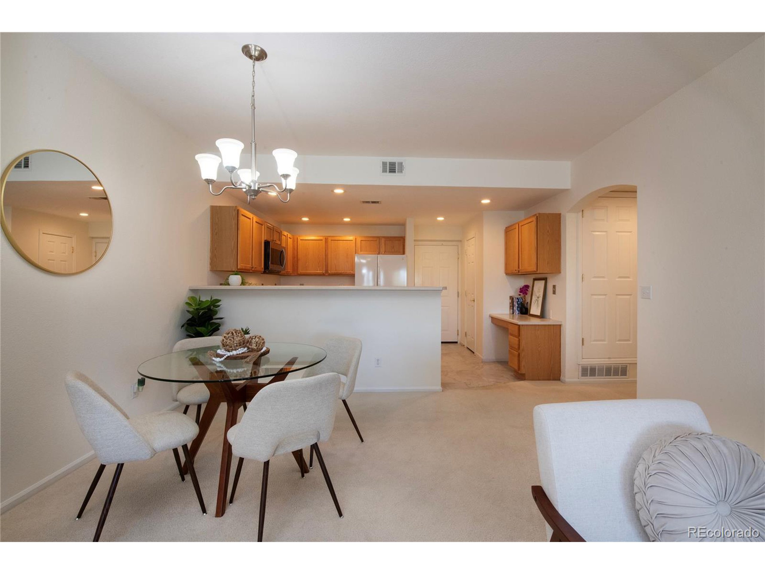 1703 Whitehall Dr 1E