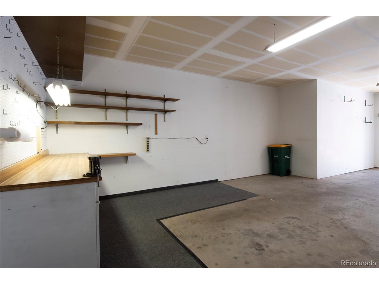 1703 Whitehall Dr 1E